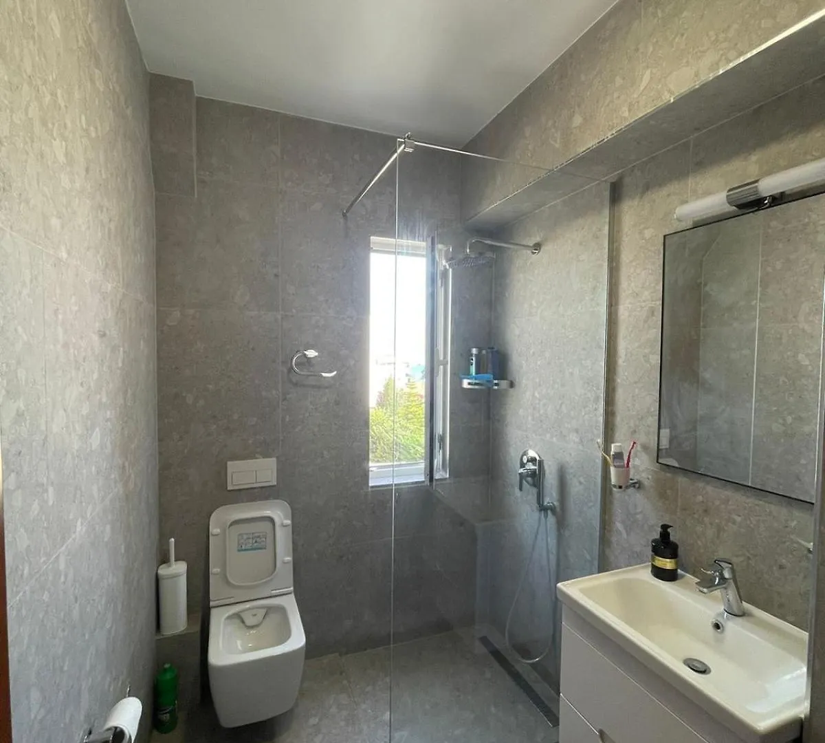 Amos Apartment Sarande